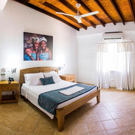 Hosteria Horizontes Caucasia Extérieur photo