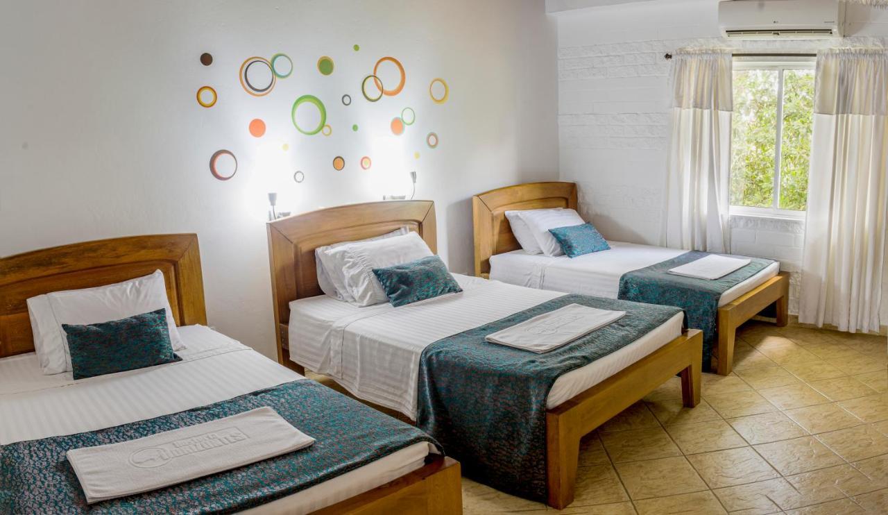 Hosteria Horizontes Caucasia Extérieur photo